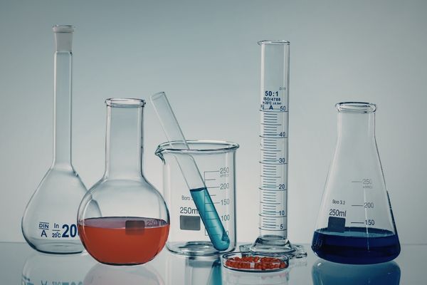 خرید اینترنتی مواد شیمیایی آزمایشگاهی