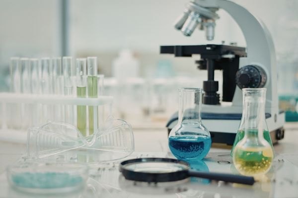 خرید اینترنتی مواد شیمیایی آزمایشگاهی